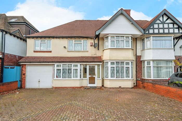 6 Bedroom Semi-Detached House For Sale In Robin Hood Croft, Birmingham, B28