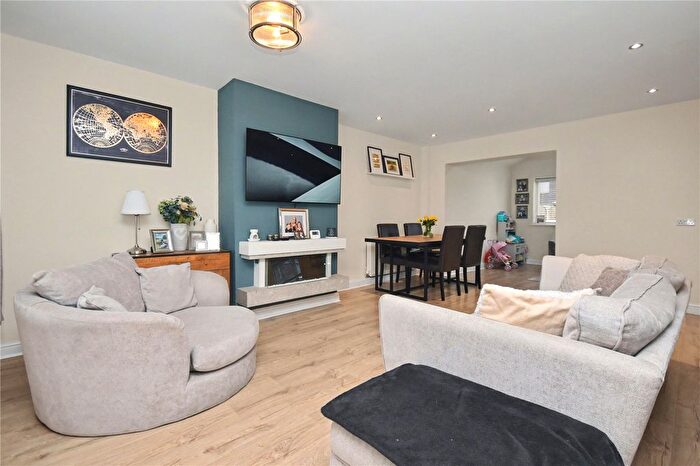 3 Bedroom Semi-Detached House For Sale In Cotswold Drive, Garforth, Leeds, West Yorkshire, LS25