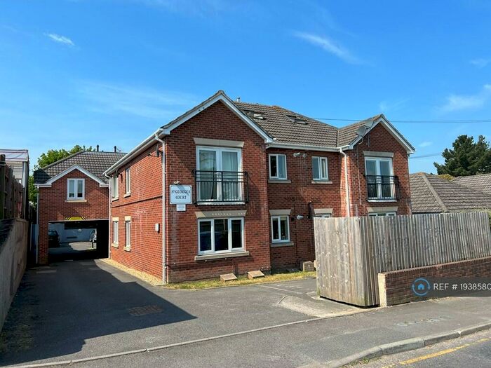 2 Bedroom Flat To Rent In St Georges Court, Poole, BH12