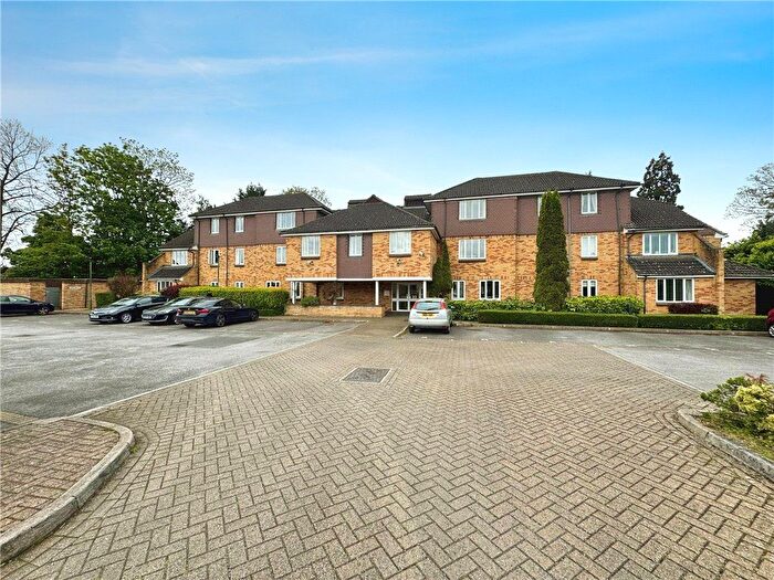 2 Bedroom Flat For Sale In Byron Court, Windsor, Berkshire, SL4