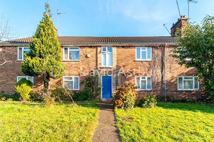 2 Bedroom Flat To Rent In Malcolm Crescent, Hendon, London, NW4