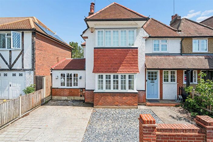 4 Bedroom Property For Sale In Cedars Avenue, Rickmansworth, WD3
