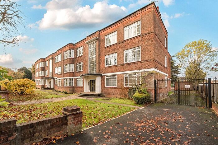 3 Bedroom Flat For Sale In Argyle Road, Ealing, W13