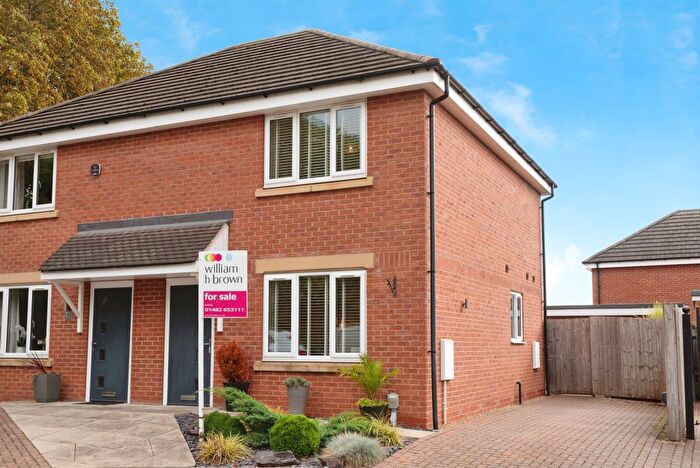 2 Bedroom Semi-Detached House For Sale In Poplar Green, Willerby, Hull, HU10