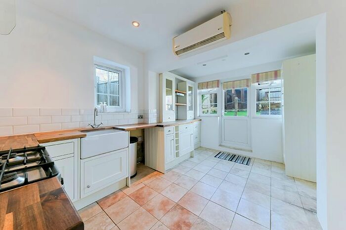 4 Bedroom Detached House To Rent In Wilton Road, Redhill, RH1