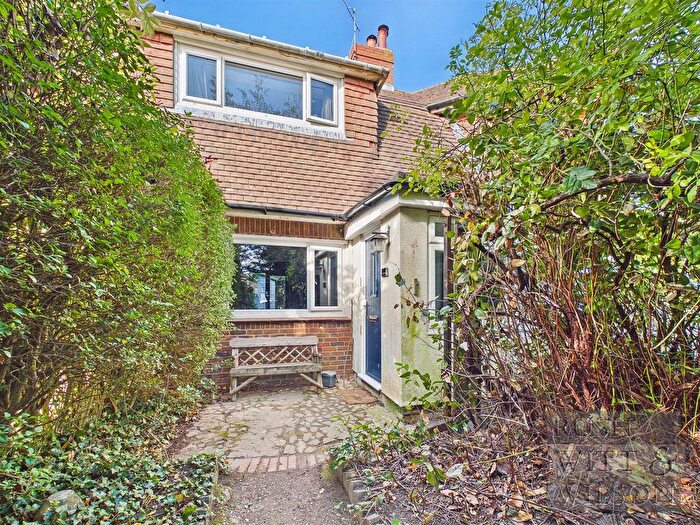 3 Bedroom Semi-detached House For Sale In Mountbatten Close, Hastings, TN35