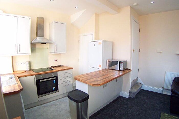 3 Bedroom Terraced House To Rent In Beechwood Mount, Leeds, LS4