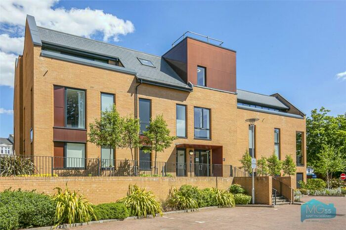 3 Bedroom Apartment To Rent In Quayle Crescent, Whetstone, London, N20