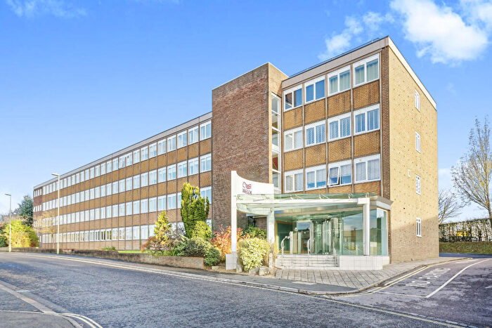 2 Bedroom Apartment To Rent In Wella Road, Basingstoke, RG22