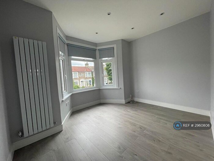 1 Bedroom Flat To Rent In Selborne Road, Ilford, IG1