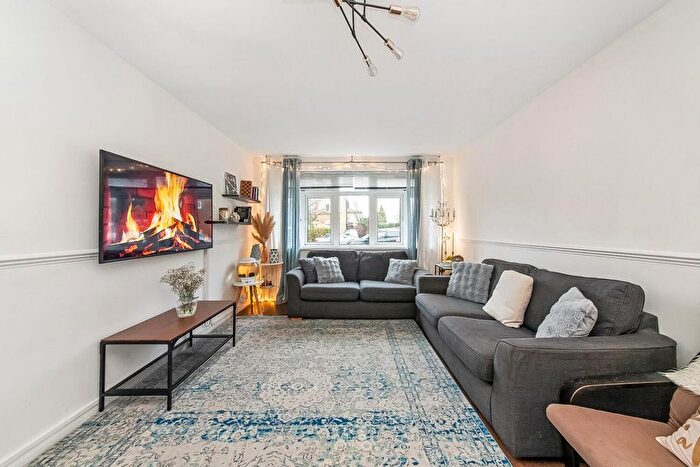 2 Bedroom Flat For Sale In Tyson Road, Forest Hill, London, SE23