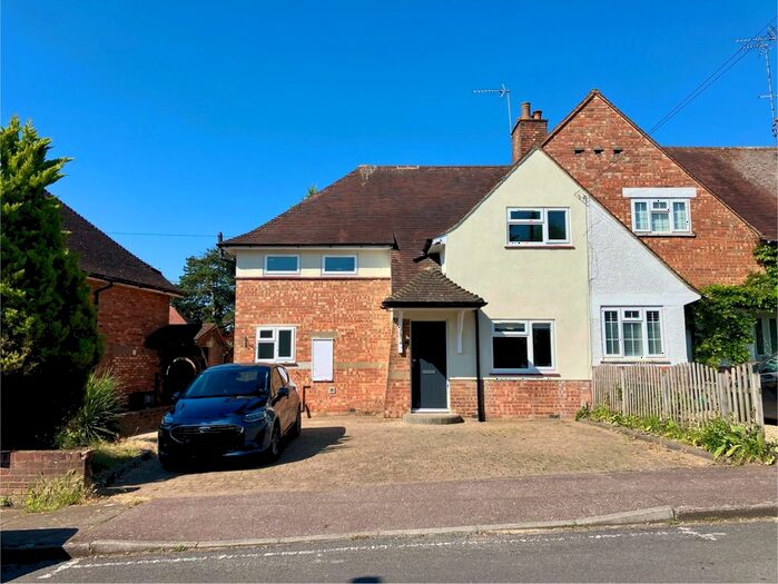 4 Bedroom Semi-Detached House To Rent In Margaret Avenue, St.Albans, AL3