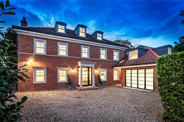 6 Bedroom Detached House For Sale In Walton On Thames, Surrey, KT12