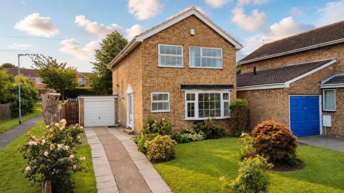 4 Bedroom Detached House For Sale In Heron Drive, Wakefield, WF2