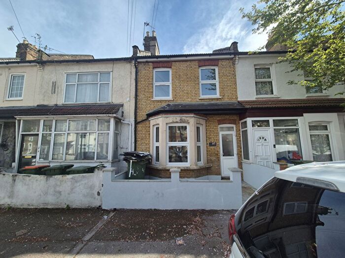 4 Bedroom Terraced House To Rent In Eversleigh Road, London, E6