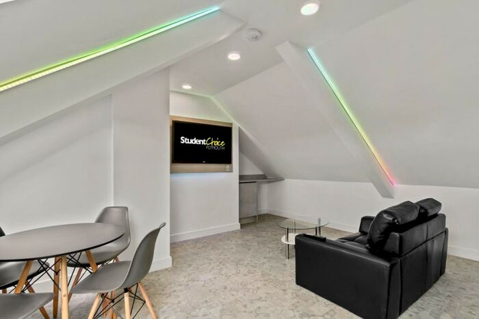 3 Bedroom Flat To Rent In Clifton Place, Plymouth, Devon, PL4