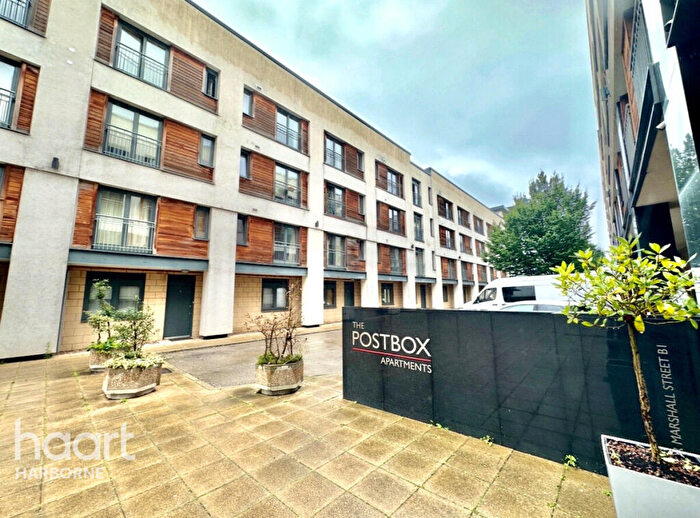 2 Bedroom Apartment To Rent In The Postbox, City Centre, B1