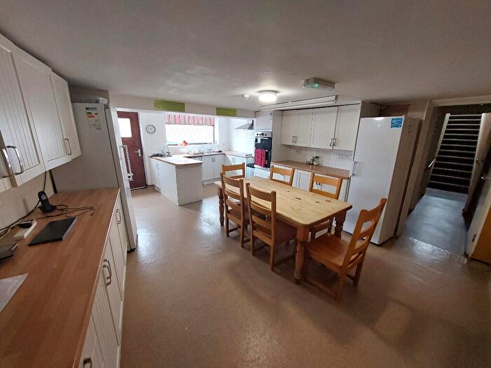 6 Bedroom Detached House To Rent In Gleadless Road, Sheffield, S12