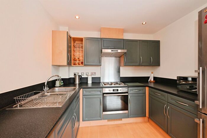 1 Bedroom Flat For Sale In Ottawa Court, Broxbourne, EN10