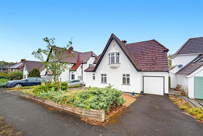 3 Bedroom Detached House For Sale In Syke Ings, Iver, SL0