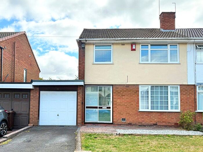 3 Bedroom Semi Detached House To Rent In Farmbrook Avenue, Fordhouses, Wolverhampton, West Midlands, WV10