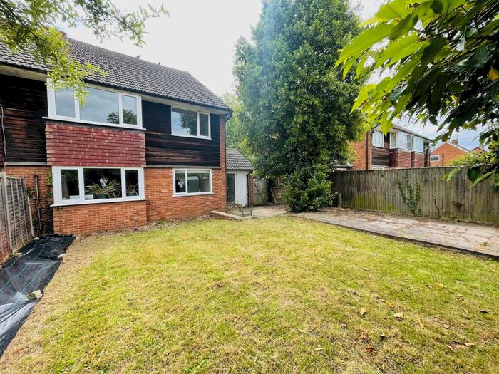 2 Bedroom Maisonette To Rent In Sandringham Road, Maidenhead, SL6