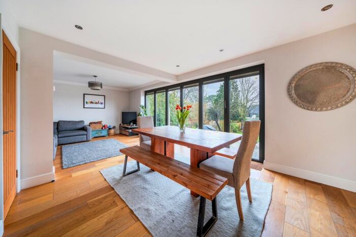 5 Bedroom Detached House To Rent In Grassy Lane Maidenhead, SL6