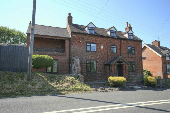 4 Bedroom Detached House For Sale In Burton Road, Staffordshire, B79