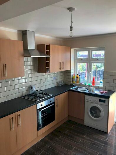 4 Bedroom Semi-Detached House To Rent In Arundel Drive, Harrow, HA2