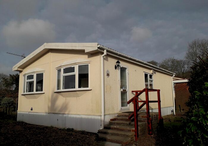 2 Bedroom Park Home To Rent In Sunningdale M.H.P, Winchester, SO21