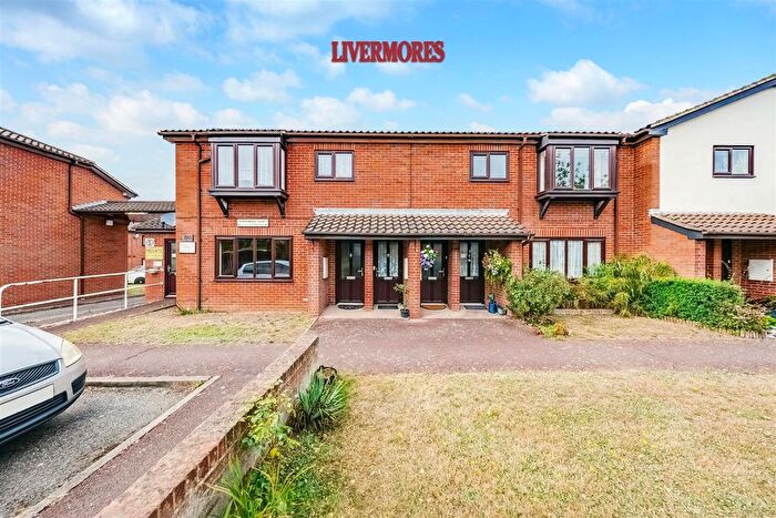 2 Bedroom Flat For Sale In Lunedale Road, Dartford, DA2