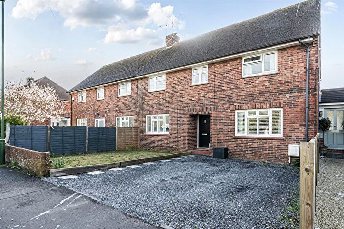 2 Bedroom Flat For Sale In Roundstone Crescent, East Preston, BN16