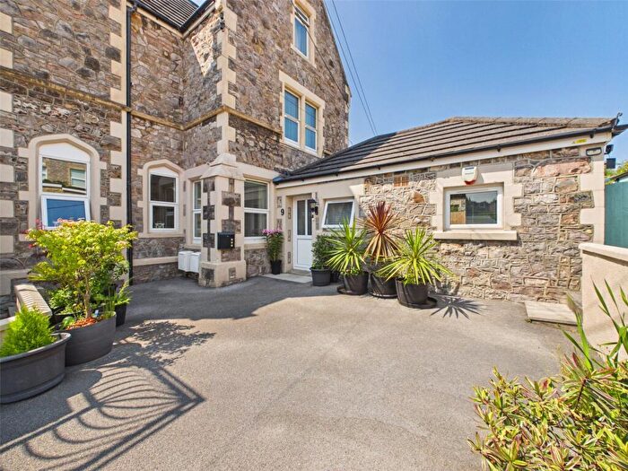 2 Bedroom Apartment For Sale In Atlantic Road South, Weston-super-Mare, North Somerset, BS23