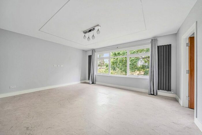 2 Bedroom Flat To Rent In Dell Farm Road, Ruislip, HA4