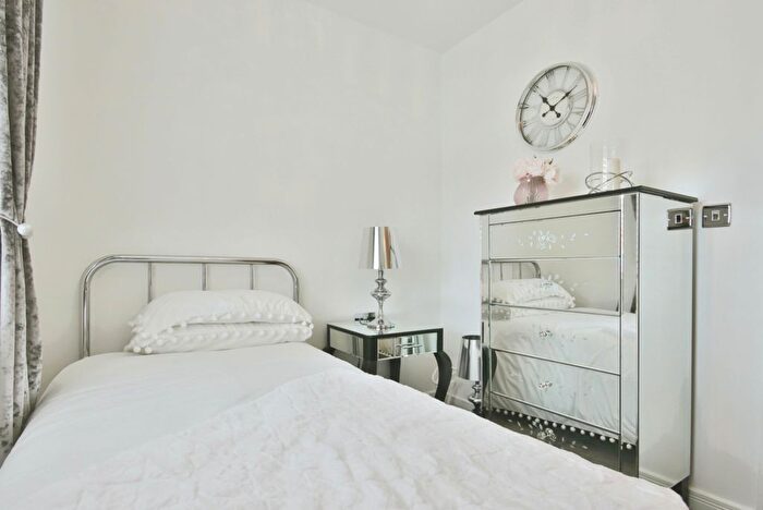 3 Bedroom Detached House For Sale In Parish Mews, Kingswood, Hull, HU7