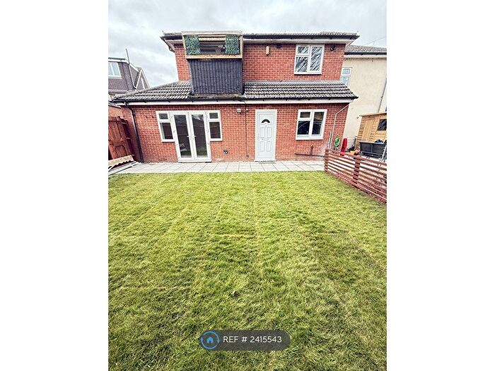 2 Bedroom Flat To Rent In London Road, High Wycombe, HP11