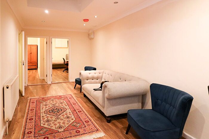 2 Bedroom Flat To Rent In Upper Tooting Road, London, SW17