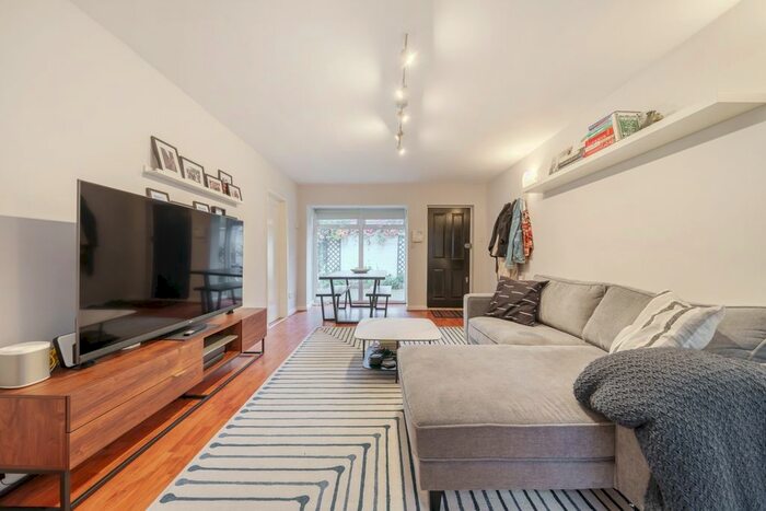 2 Bedroom Mews To Rent In Christophers Mews, London, W11