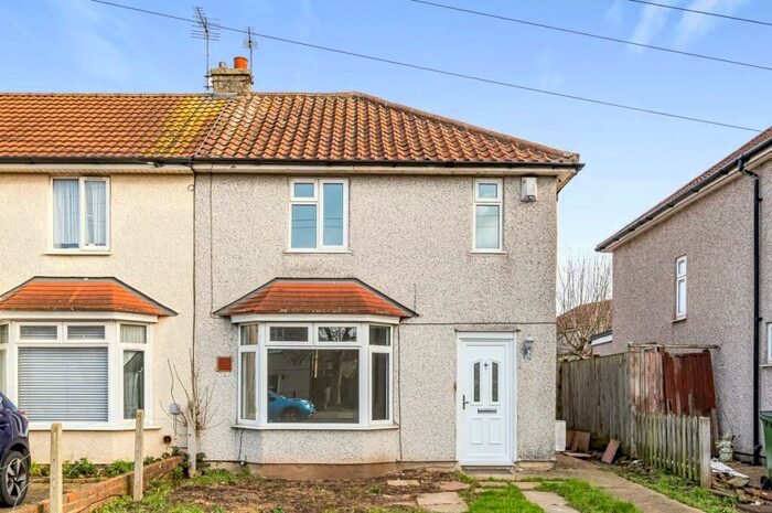 3 Bedroom End Of Terrace House To Rent In Briset Road London, SE9