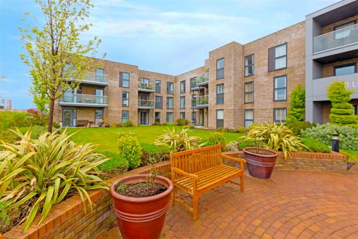 2 Bedroom Apartment For Sale In Williams Place, Greenwood Park, Didcot, OX11