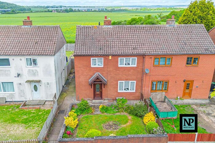 3 Bedroom Semi-Detached House For Sale In Barn Close, Dordon, B78