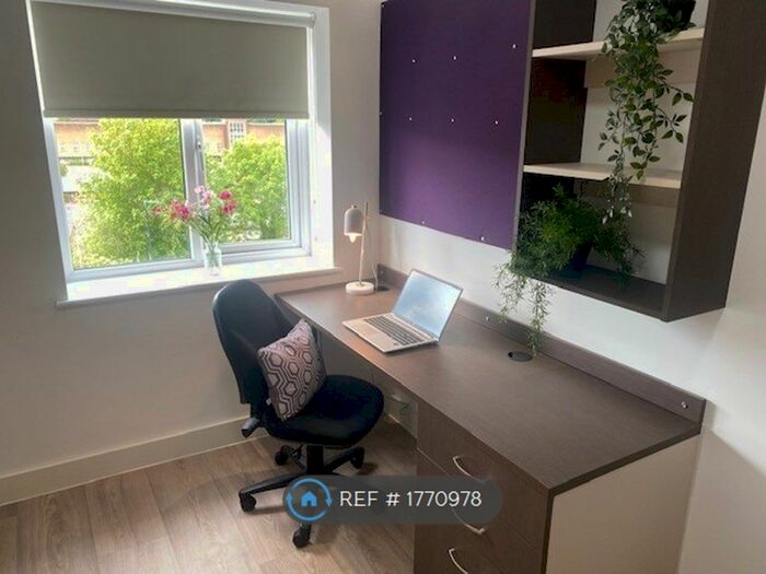 2 Bedroom Flat To Rent In Neuadd Y Castell, Bangor, LL57