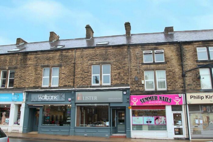 2 Bedroom Flat To Rent In Otley Road, Guiseley, Leeds, West Yorkshire, Uk, LS20