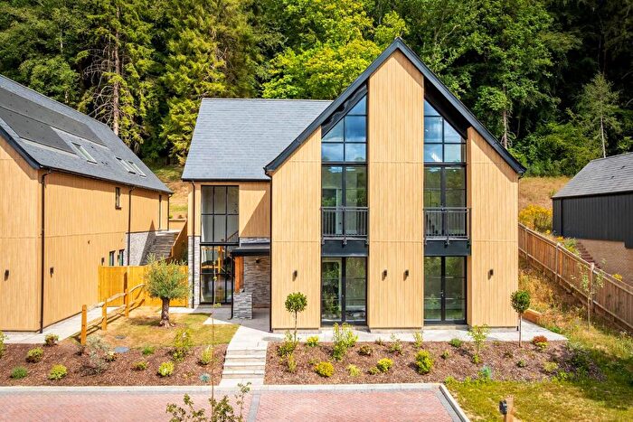 4 Bedroom Detached House For Sale In Hindhead Road, Haslemere, GU27