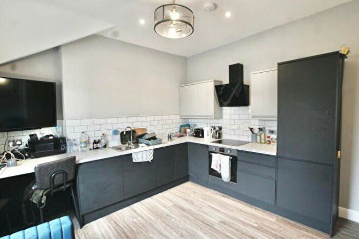 2 Bedroom Flat To Rent In Larkdale Street, Nottingham, Nottinghamshire, NG7