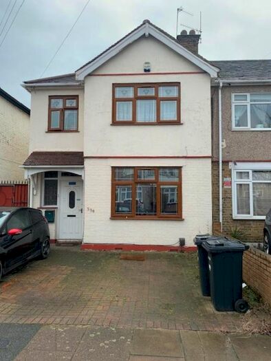 3 Bedroom Flat To Rent In Mortlake Road, Ilford, IG1