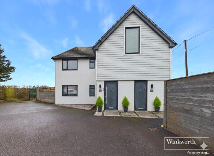 2 Bedroom Apartment For Sale In Lower Way, Thatcham, Berkshire, RG19