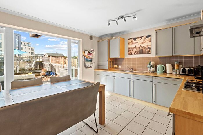 3 Bedroom Terraced House For Sale In West Quay, Newhaven, BN9