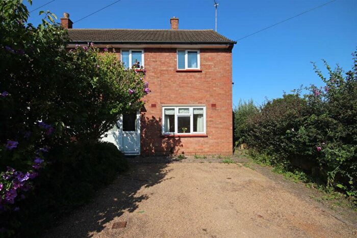 2 Bedroom End Of Terrace House To Rent In Wagstaff Close, Cambridge, CB4