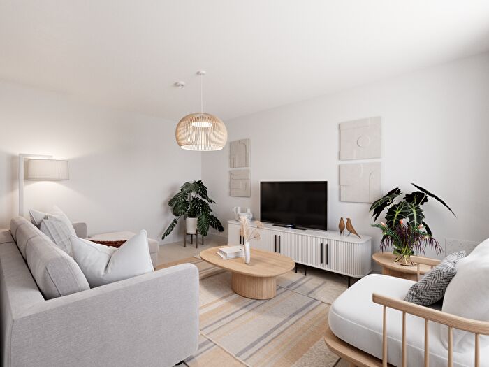 4 Bedroom Detached House For Sale In Greenham Road, Newbury, Berkshire, RG14